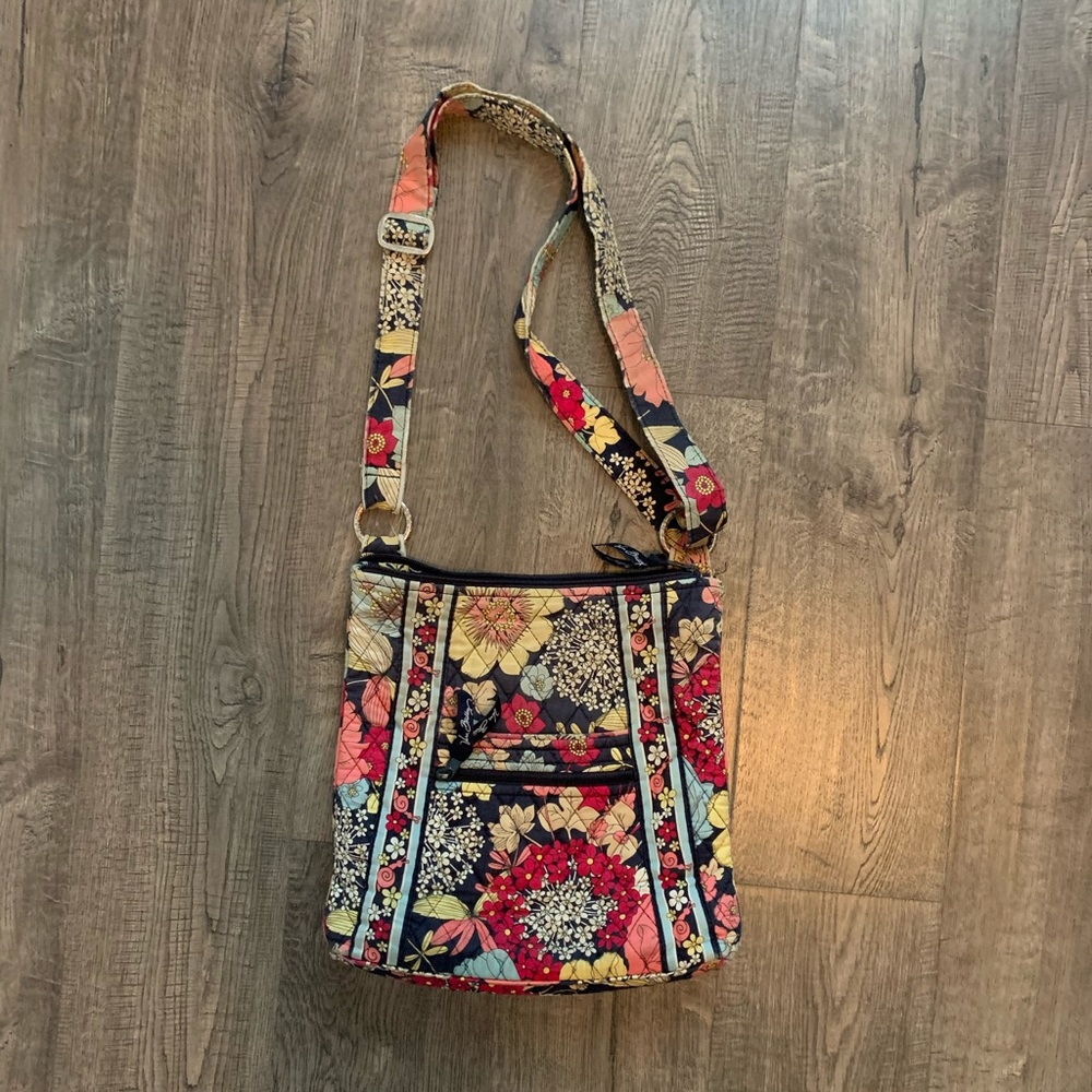 🌺Vera Bradley Crossbody! 🐌